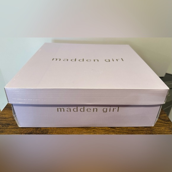 Madden Girl Womens Cody Rhinestone Ankle Boots NWT Various Sizes - Picture 3 of 8